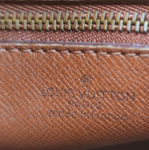 Louis Vuitton cross body 100% authentic - Picture 6 of 11